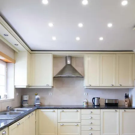 Feriehus Casa Moderna Com Arquitetura Tradicional E Piscina Amoreira (Leiria)